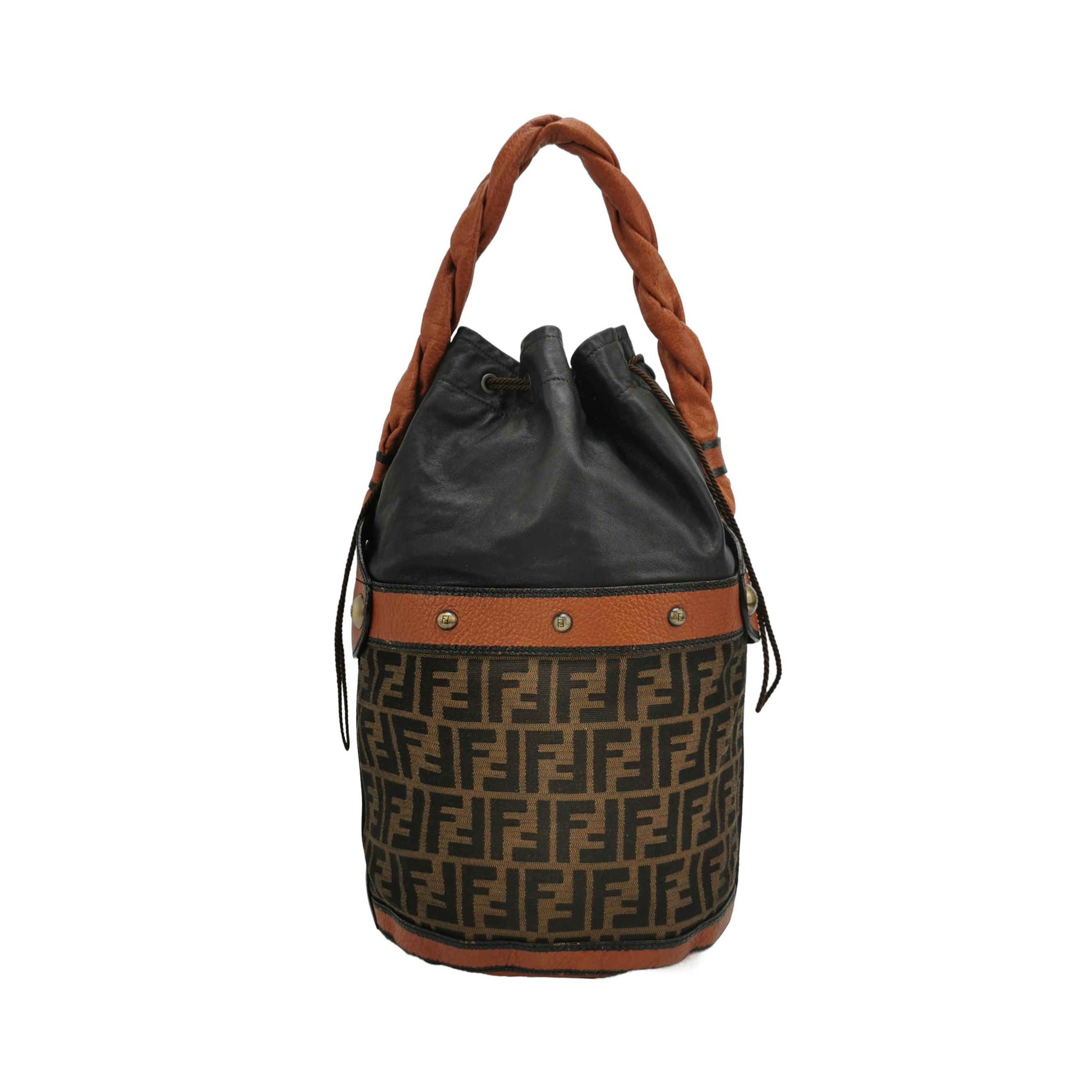 Fmonogram Canvas